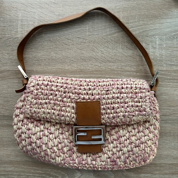 Fendi 2000’s Pink & Caramel Raffia Knit Baguette Bag - Picture 9 of 16